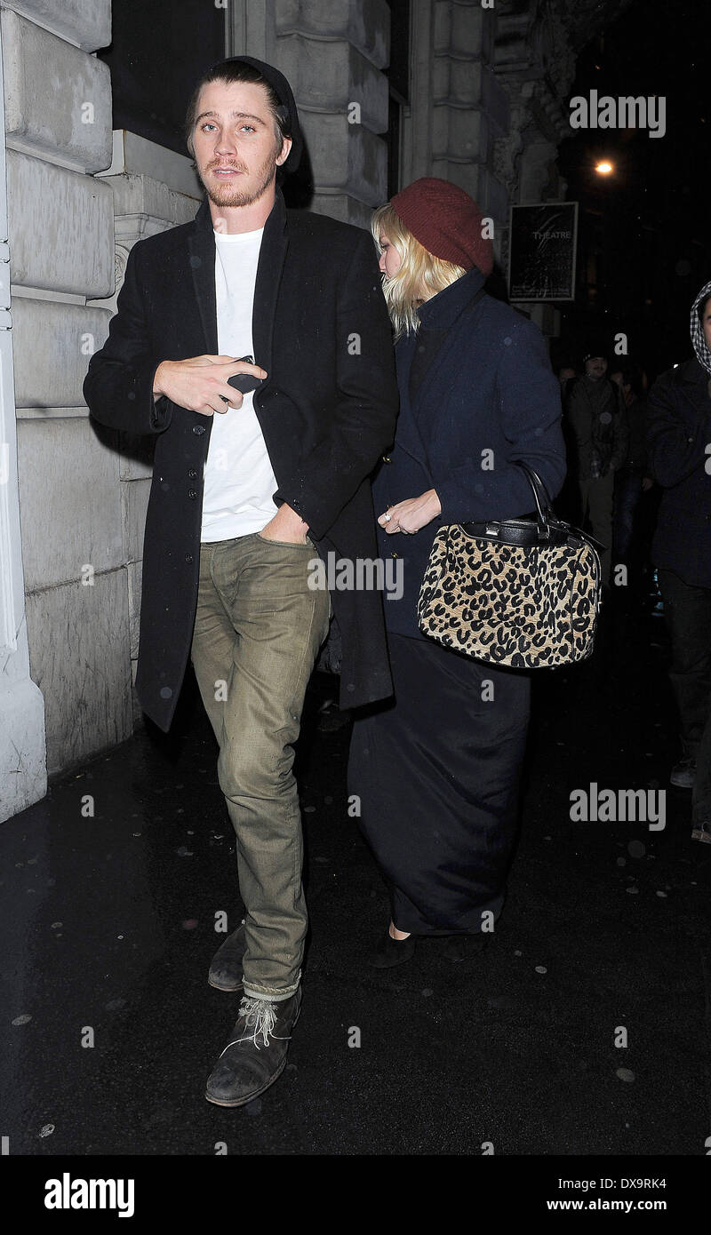 Kirsten Dunst and her boyfriend Garrett Hedlund enjoy a Thanksgiving