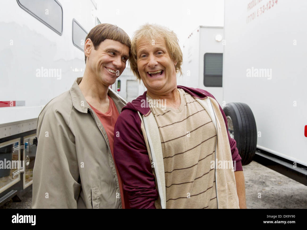 DUMB AND DUMBER TO 2014 Universal Pictures film with Jim Carrey at left as Lloyd Christmas  and Jeff Daniels as Harry Dunne Stock Photo