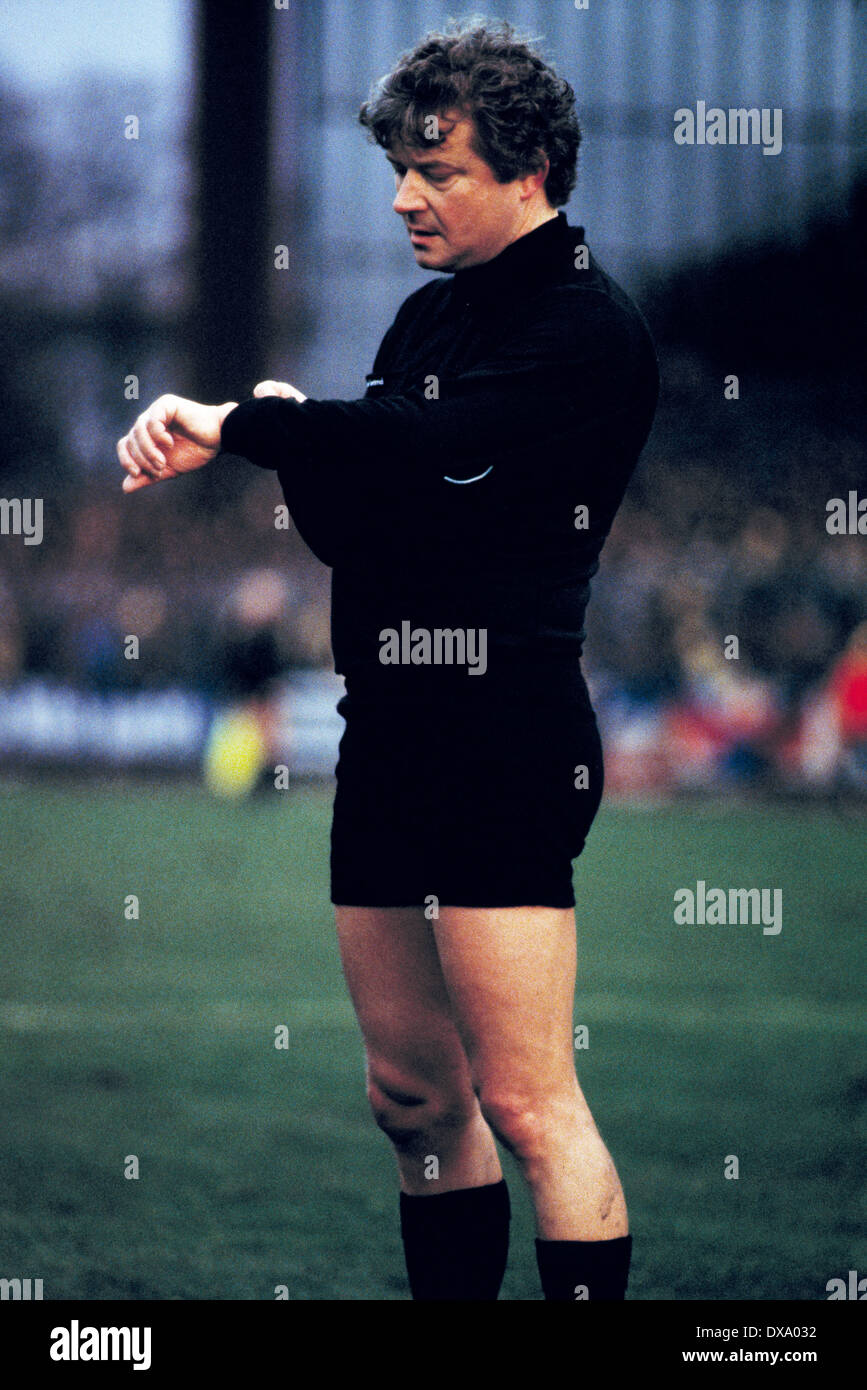 Spielszene, Schiedsrichter Franz-Josef Hontheim, Fussball, Bundesliga, 1980/1981, FC Bayer 05 Uerdingen gegen Hamburger SV 0:3 Stock Photo