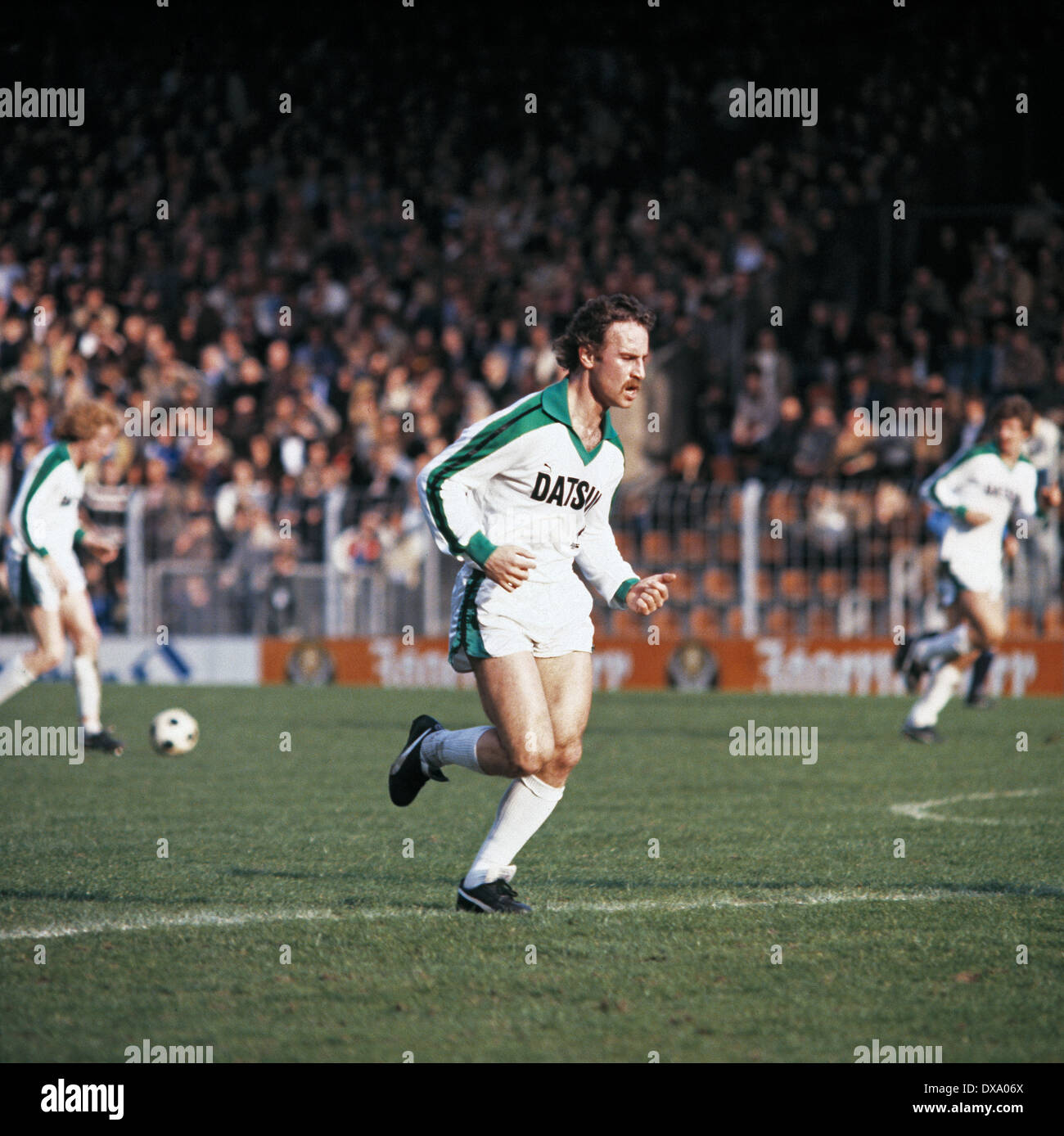 football, Bundesliga, 1980/1981, Ruhr Stadium, VfL Bochum versus Borussia Moenchengladbach 11