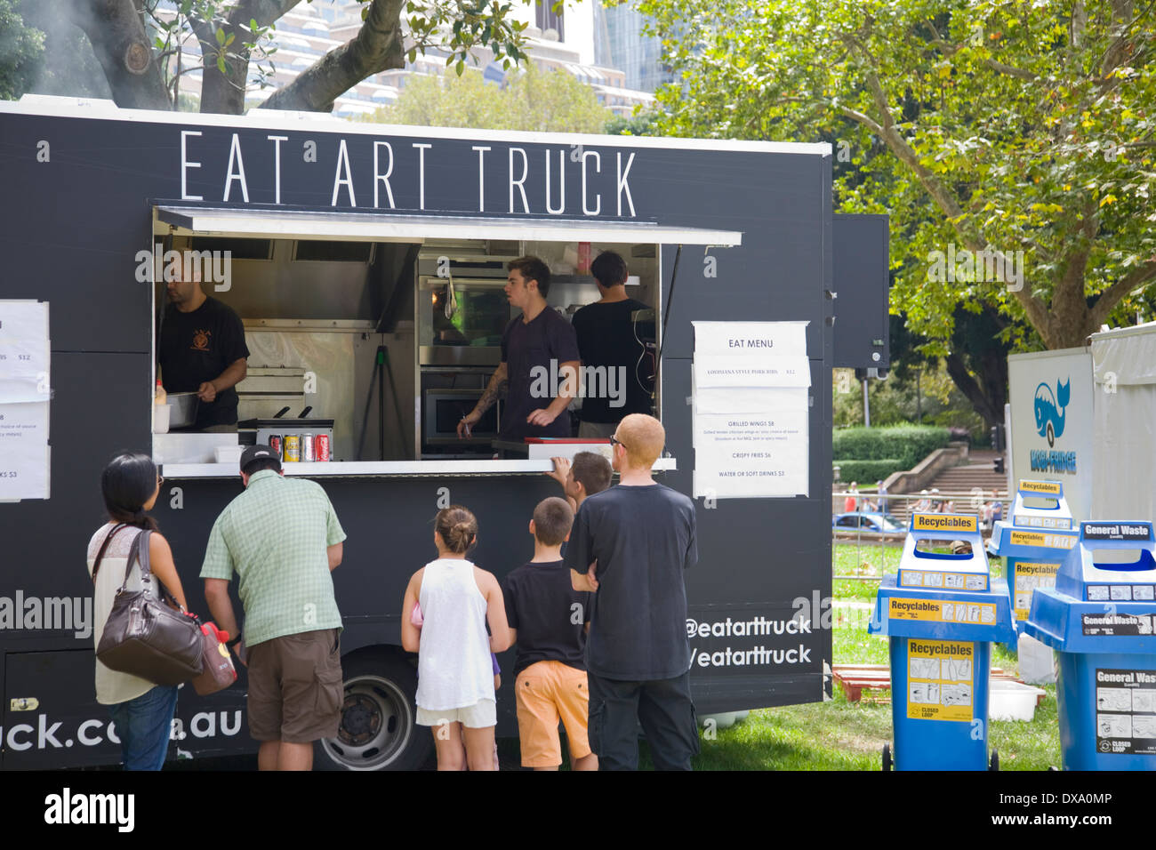 Food Truck In Park High Resolution Stock Photography and Images - Alamy