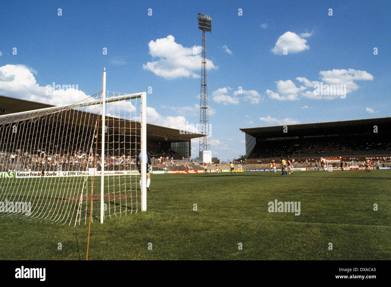 Stadionpanorama, Spielfeld, Tribuene, Fussball, Bundesliga, 1983/1984, Kickers Offenbach gegen Eintracht Braunschweig 1:2 Stock Photo