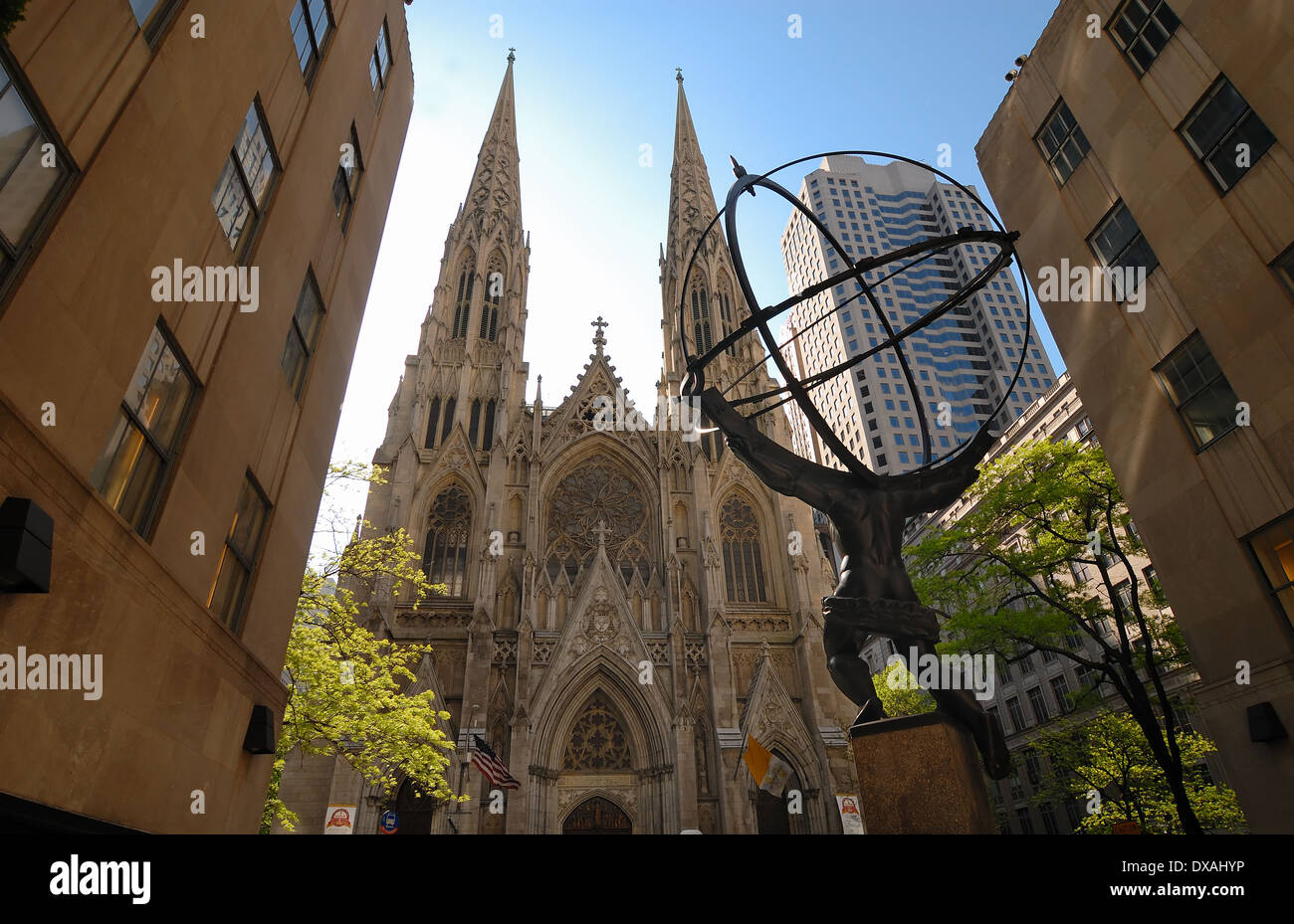 View of the Atlas statue and Saint Patrick Cathedral in Fifth Avenue ...