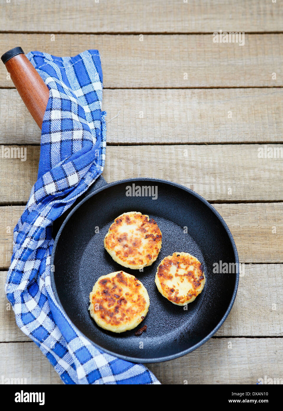 A pancake in a frying pan hires stock photography and images Alamy
