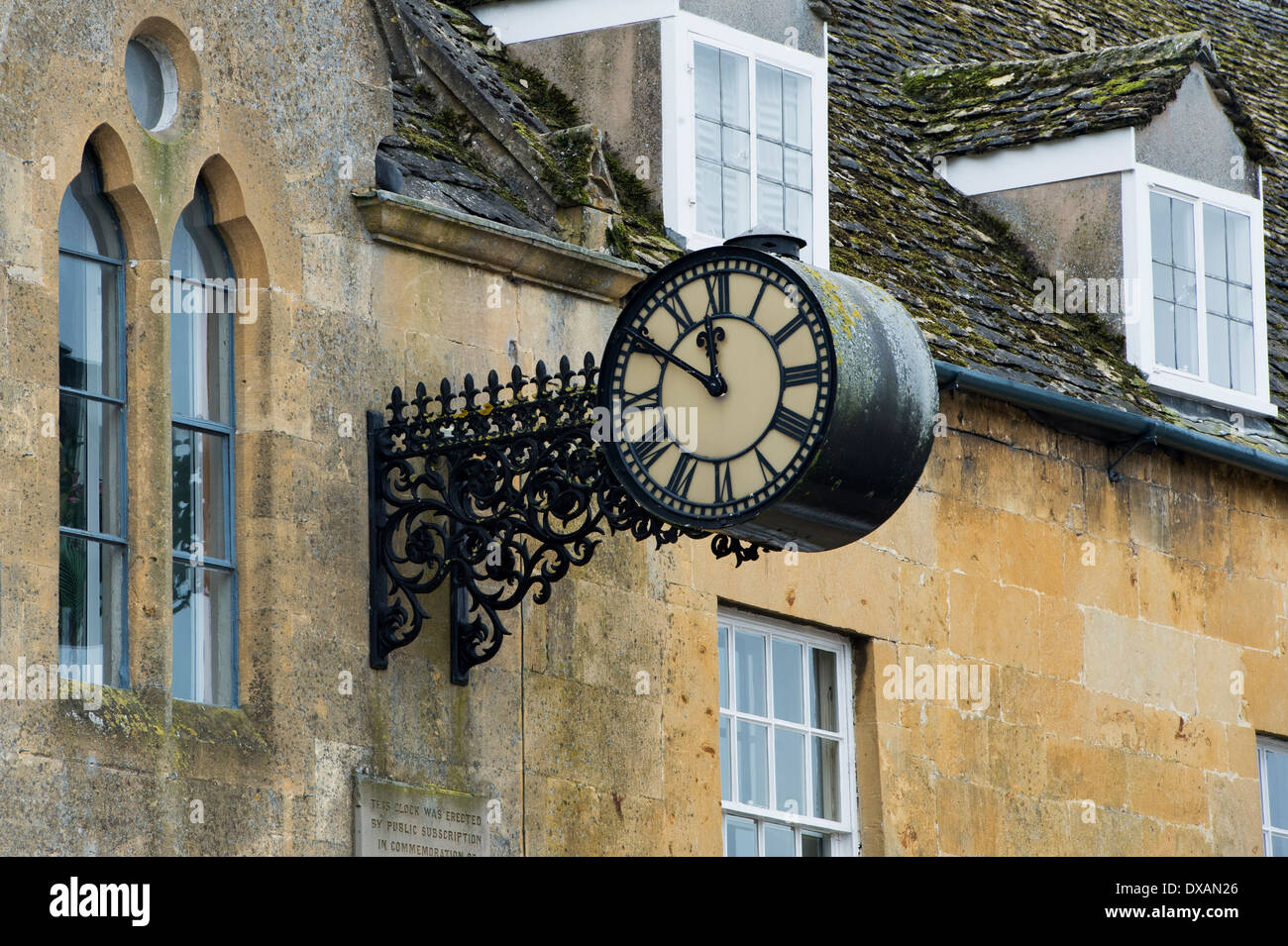 Antique clock shop hires stock photography and images Alamy
