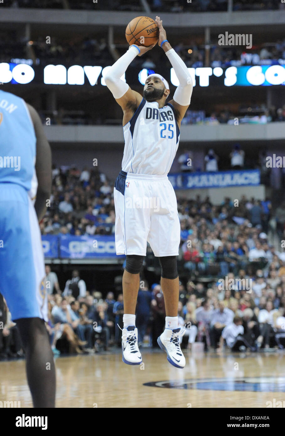 December 13, 2011: Dallas Mavericks Vince Carter #25, Dallas Mavericks  small forward Shawn Marion #0, Dallas Mavericks power forward Dirk Nowitzki  #41, Dallas Mavericks point guard Jason Kidd #2 and forward Lamar