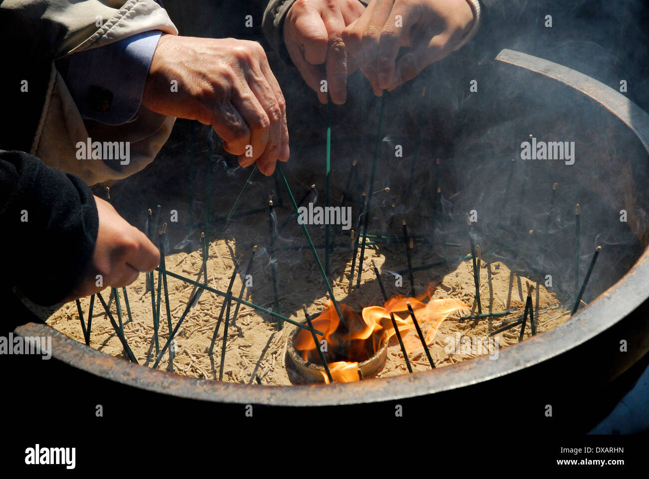 Incense sticks horizontal hi-res stock photography and images - Alamy