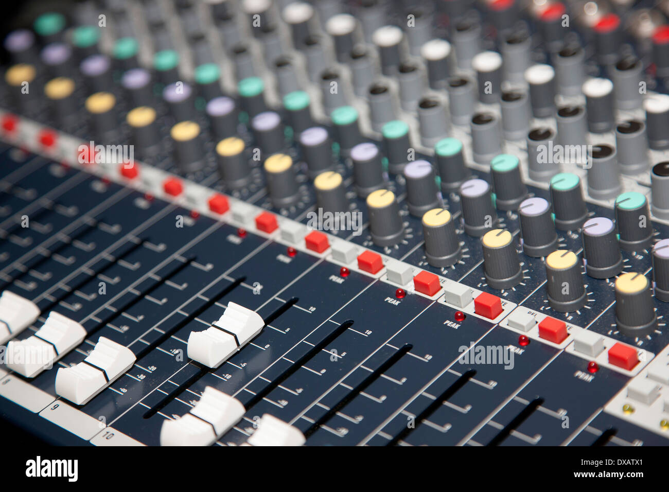 Mixing machine hires stock photography and images Alamy