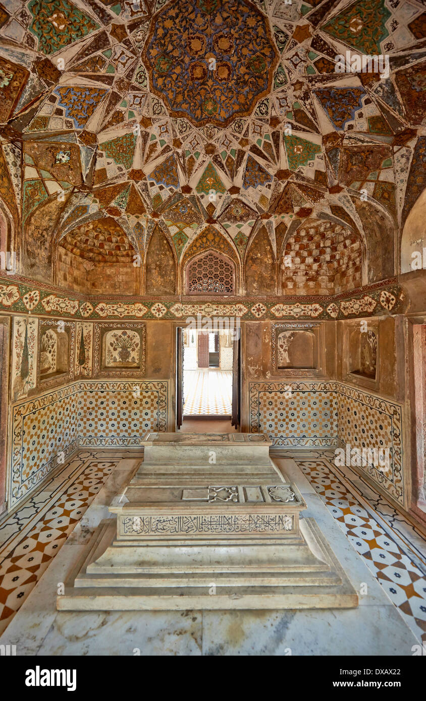 interior shot of Itmad-Ud-Daulah's Tomb or Etimad-ud-Daulah also called Baby Taj, Agra, wall paintings, Uttar Pradesh, India Stock Photo