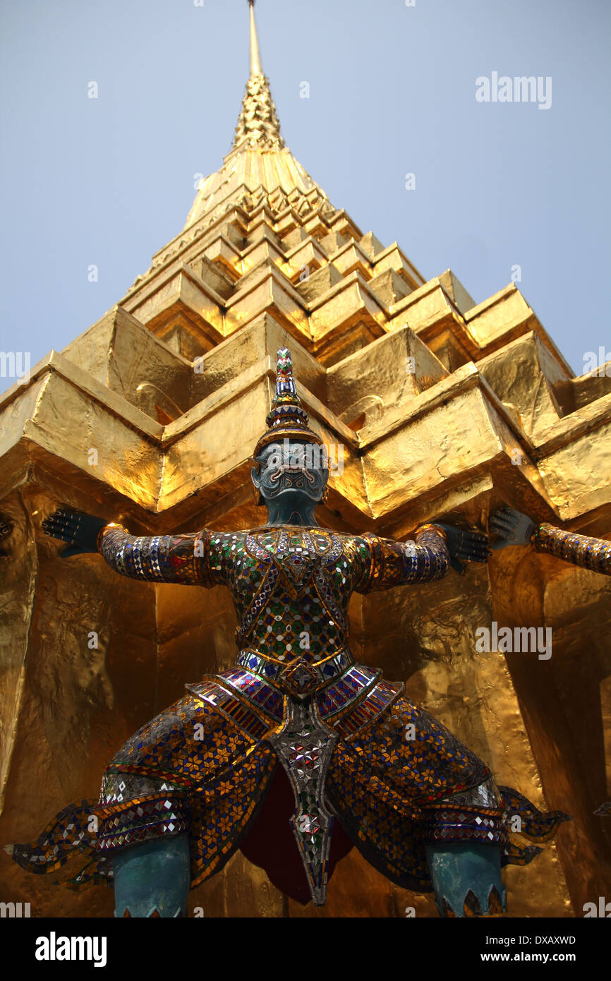 Guardian statue at The Grand Palace Temple in Bangkok , Thailand Stock ...