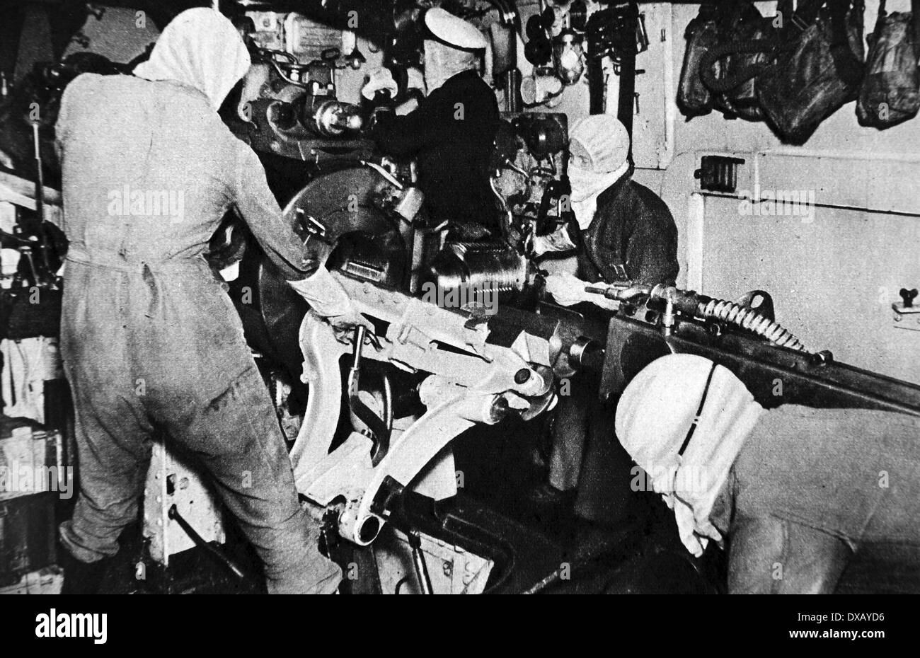 Royal Navy world war two gun turret crew Stock Photo