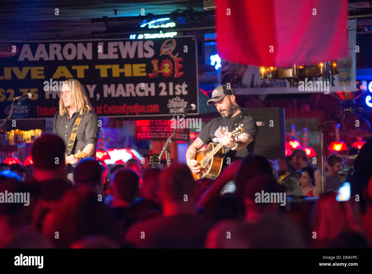 Aaron Lewis High Resolution Stock Photography and Images Alamy