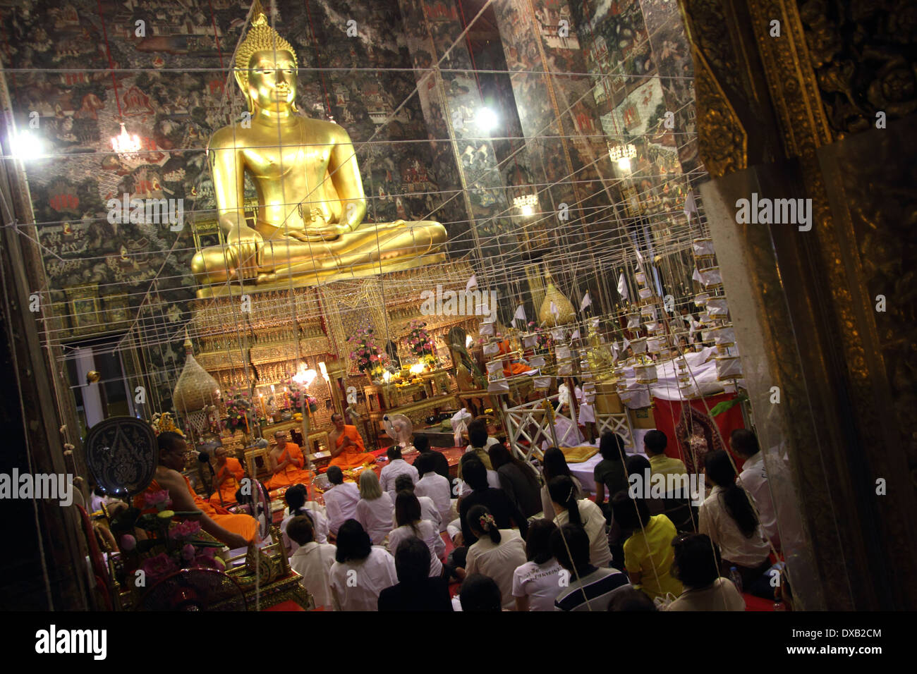 Buddhist new year buddha hires stock photography and images Alamy