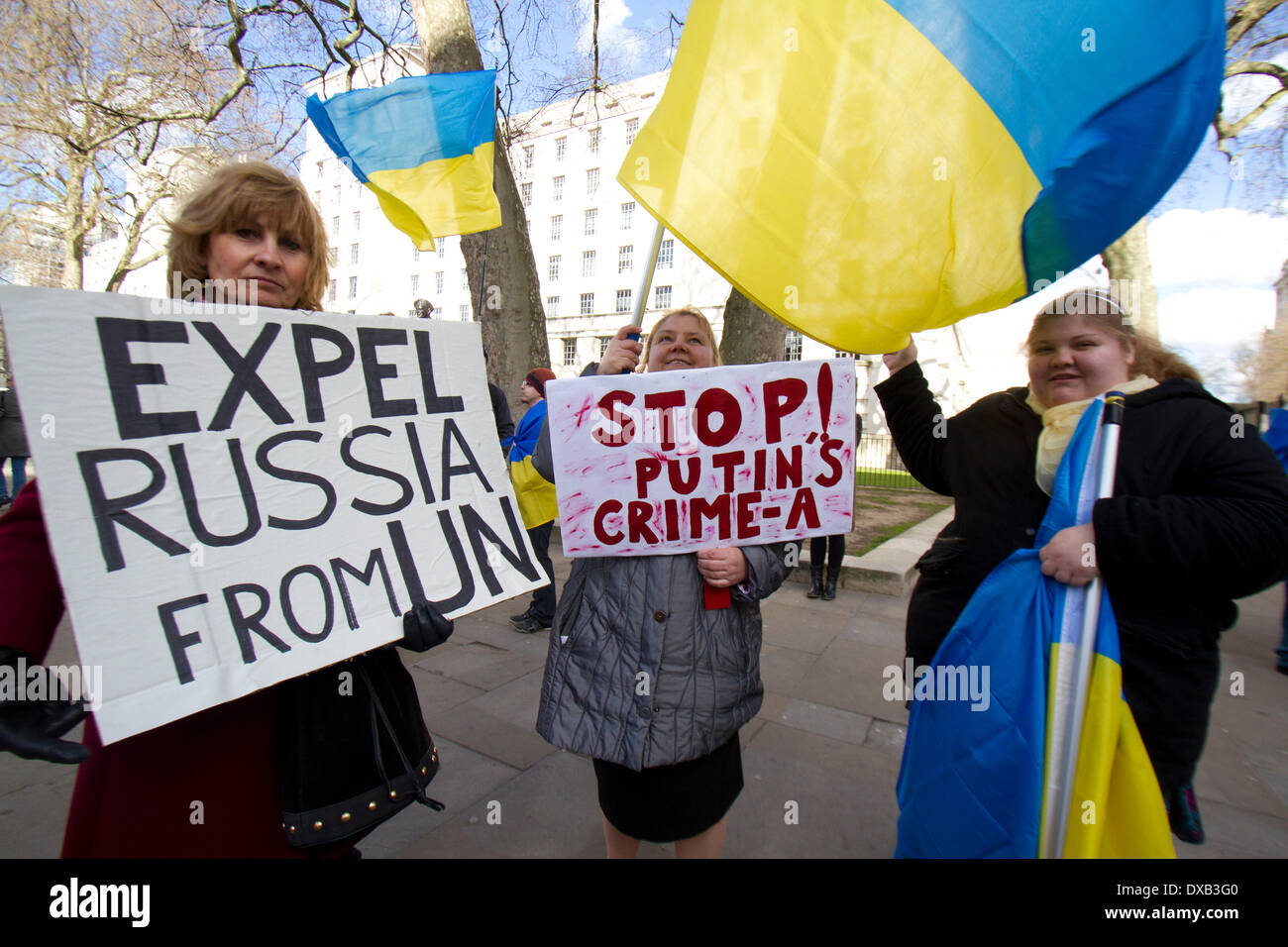 Westminster London , UK. 22nd March 2014. Ukranian protesters continue to hold a 24 hour shift protest outside Downing following the Military intervention and annextaion of Crimea by Russian forces, Credit:  amer ghazzal/Alamy Live News Stock Photo