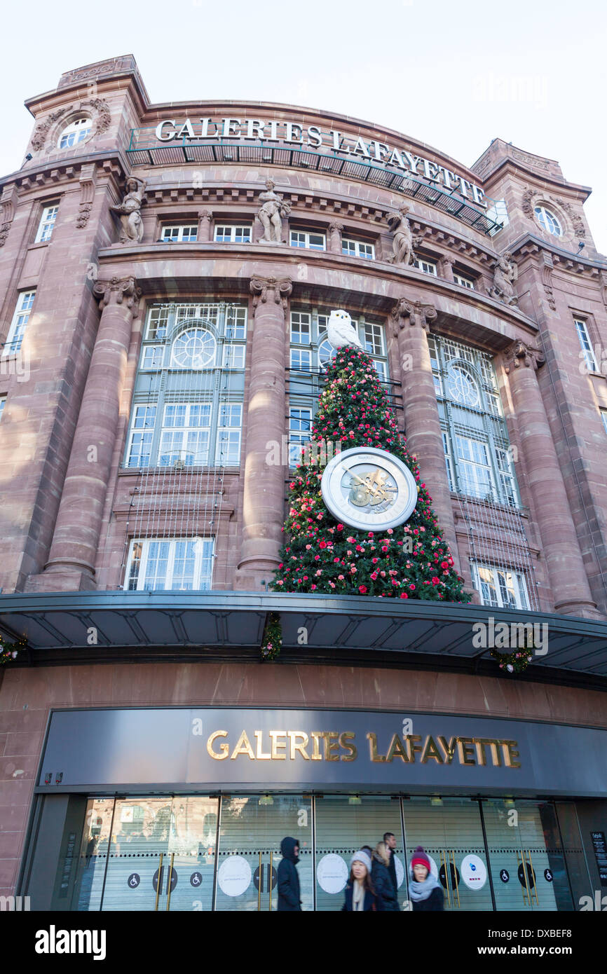 Christmas tree with white owl on the exterior of Galeries Lafayette, Strasbourg, France Stock Photo