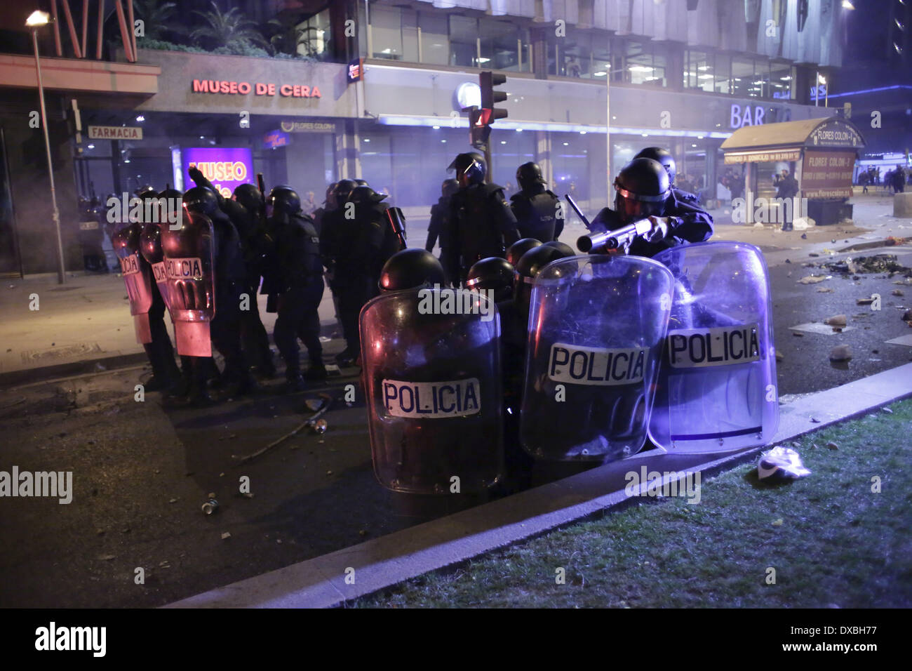 Madrid, Spain. 22nd Mar, 2014. Police in riot gear take positions at ...