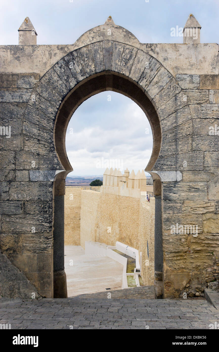 Medina Sidonia, Cadiz Province, Andalusia, Spain. Arco de la Pastora and city walls. Stock Photo