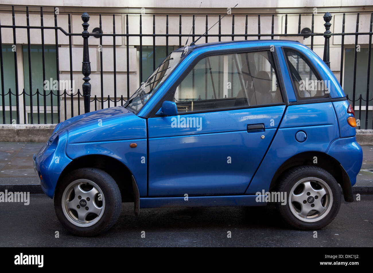 The Revai Manufactured By The Reva Electric Car Company Of India Is A Small Automatic Electric Vehicle Ev In The Uk It Is Known As The G Wiz Stock Photo Alamy