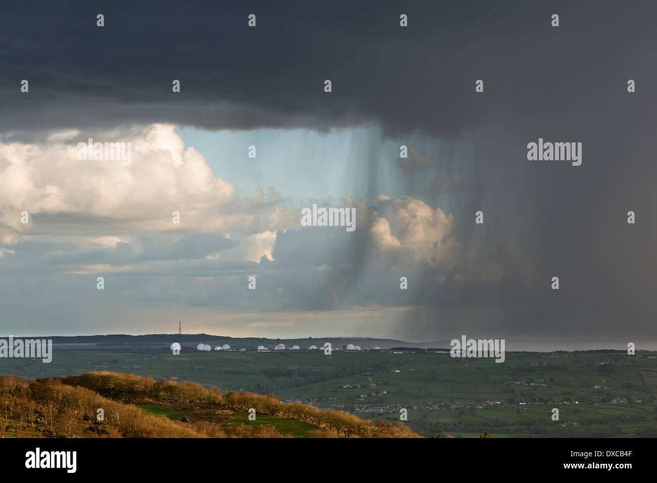 Heavy rain uk yorkshire hi-res stock photography and images - Alamy