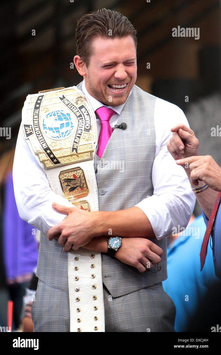 Mike Mizanin Mike mizanin hi-res stock photography and images - Alamy