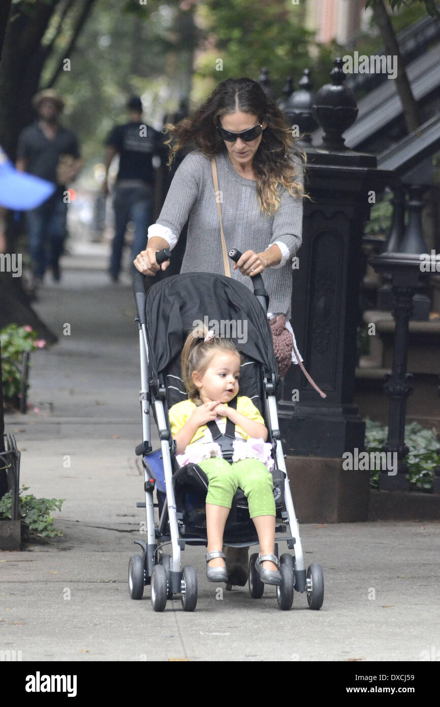 Sarah Jessica Parker is seen taking her twin daughters Marion Loretta