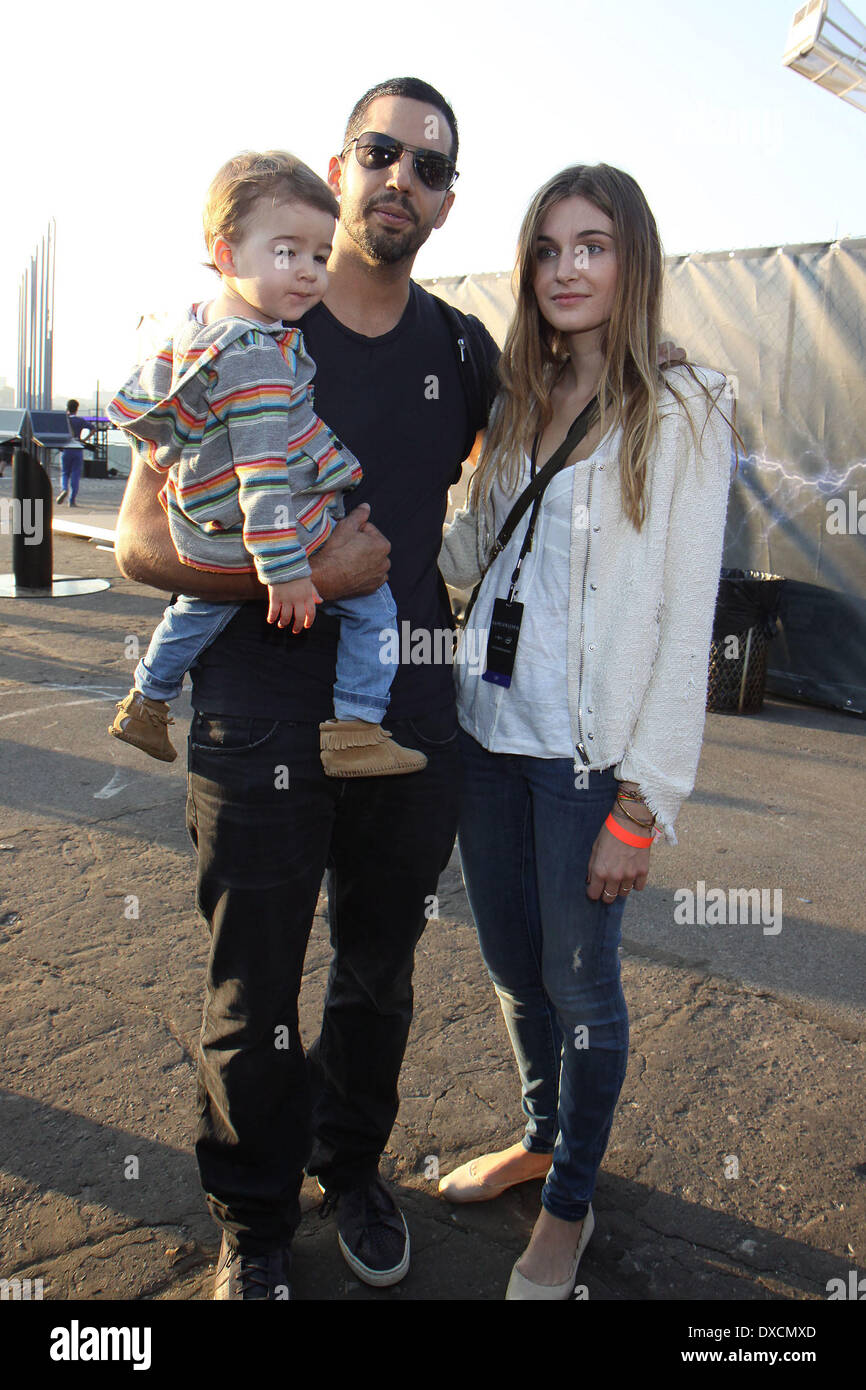 David Blaine, fiancee Alizee Guinochet and their daughter Dessa David Blaine's 'Electrified: One Million Volts Always On' stunt held at Pier 54 Where: New York City, United States When: 05 Oct 2012 Stock Photo