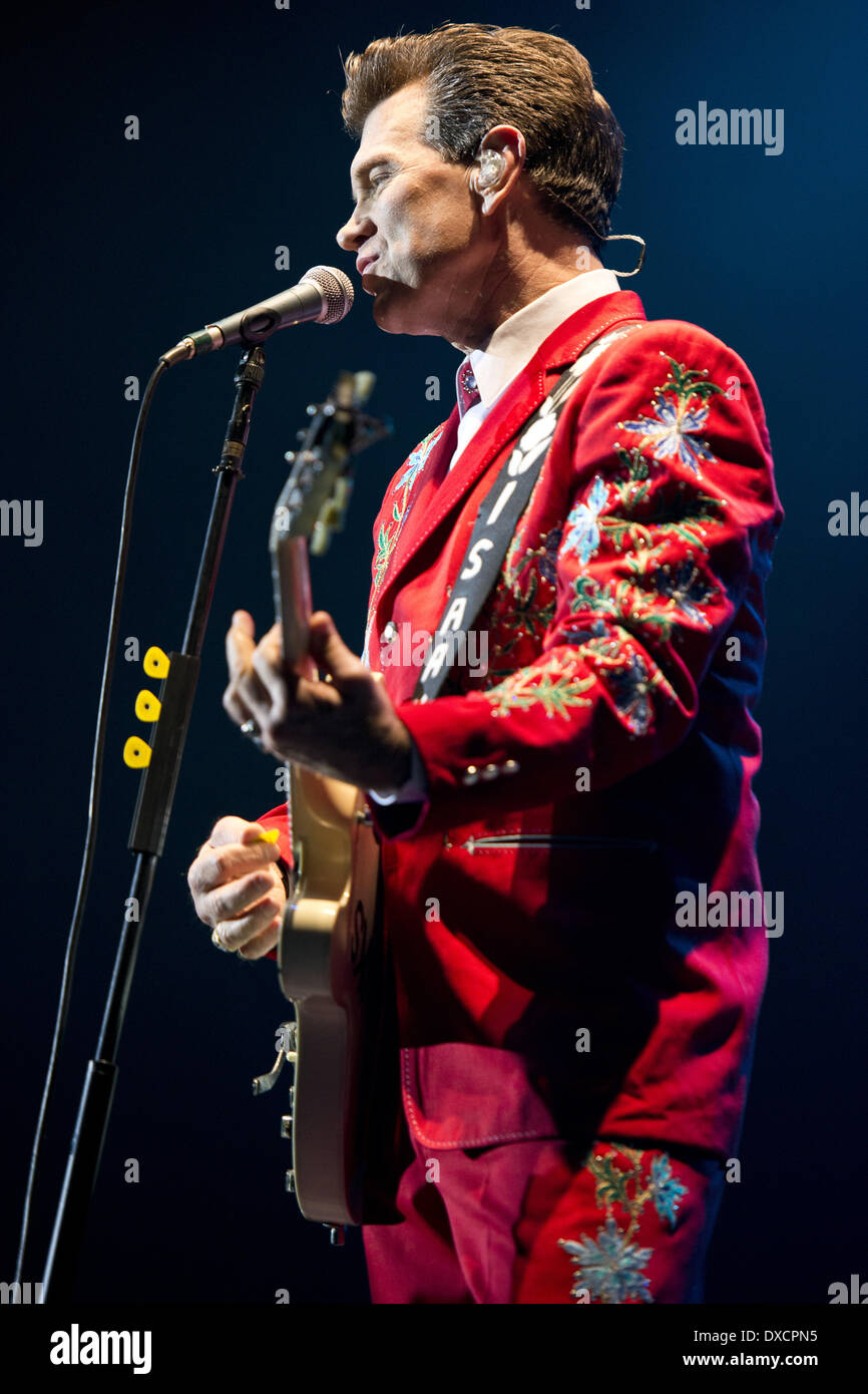 Chris Isaak Live Hi res Stock Photography And Images Alamy chris-isaak-live-hi-res-stock-photography-and-images-alamy