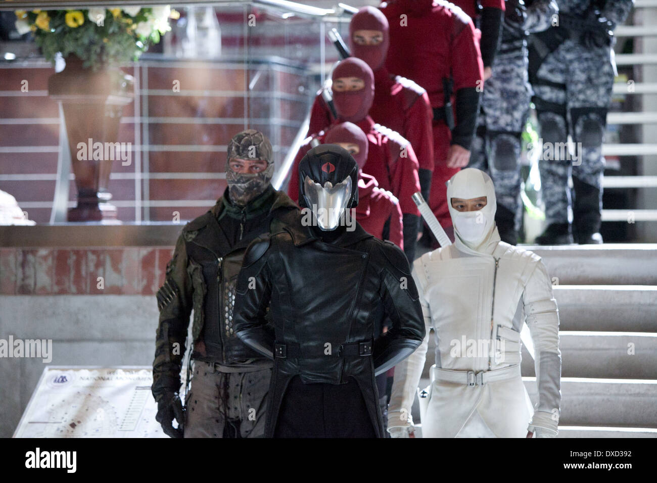 I. бросок кобры 2 сторм шэдоу. дьюк из бросок кобры 2. марлон уэйанс бросок кобры. G.