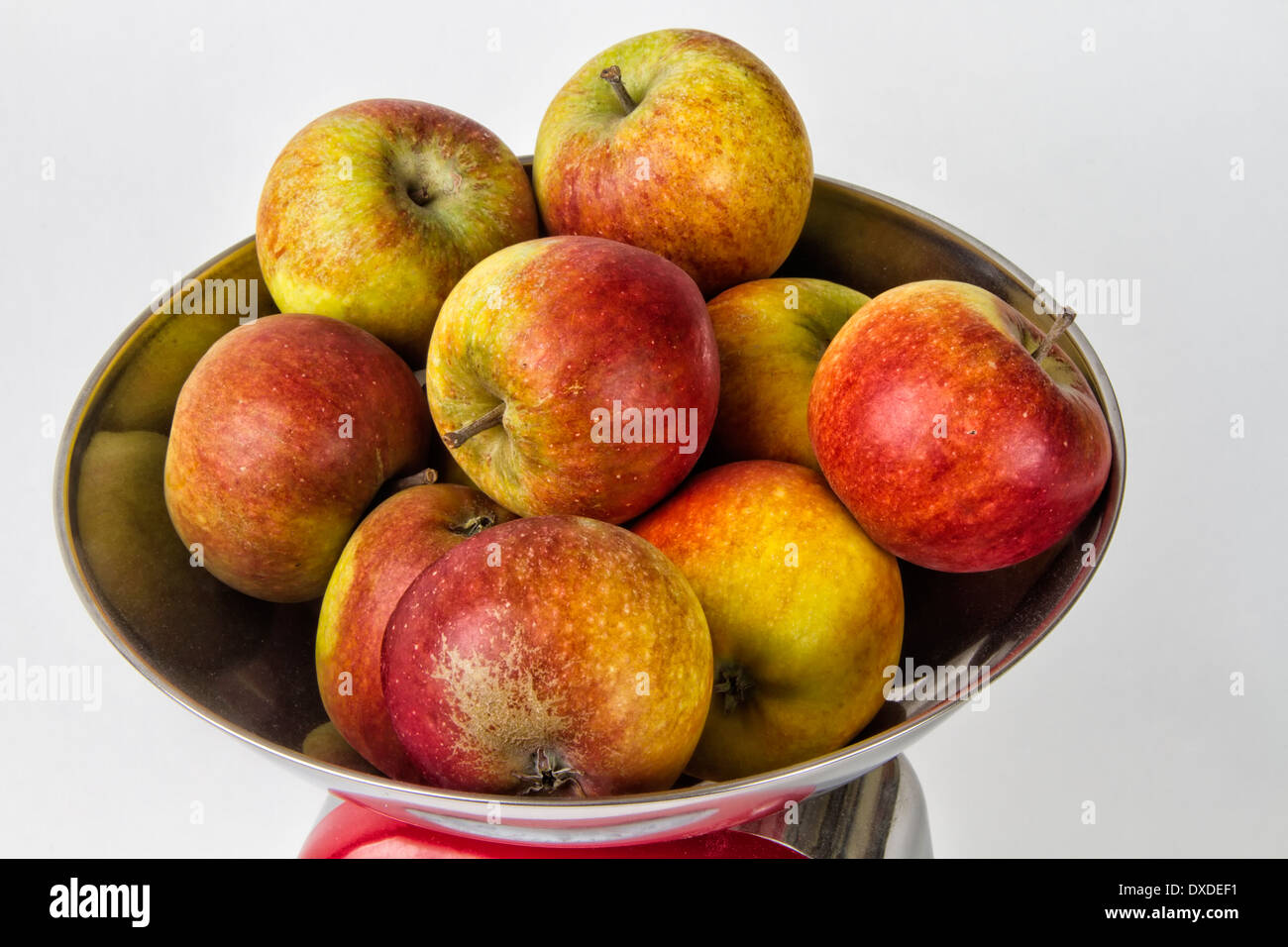 Four Red Apples on Weighing Scales Stock Image - Image of fruit, health:  34414593