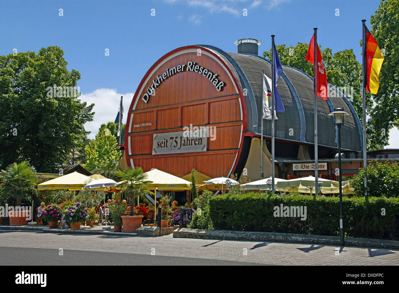 Giant wine barrel hires stock photography and images Alamy