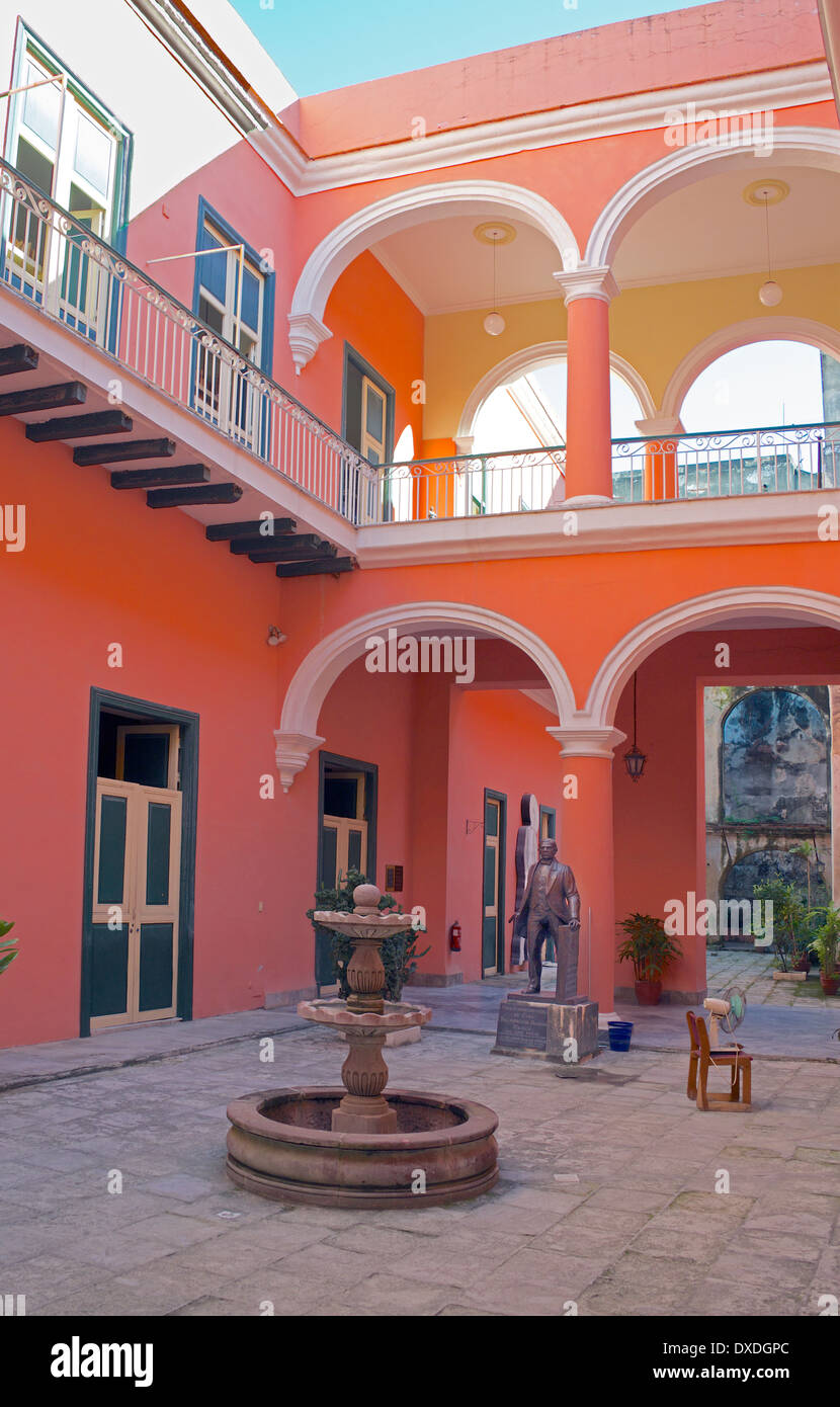 Havana house hi-res stock photography and images - Alamy