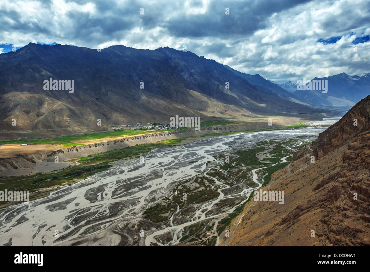 River valley himalayas hi-res stock photography and images - Alamy