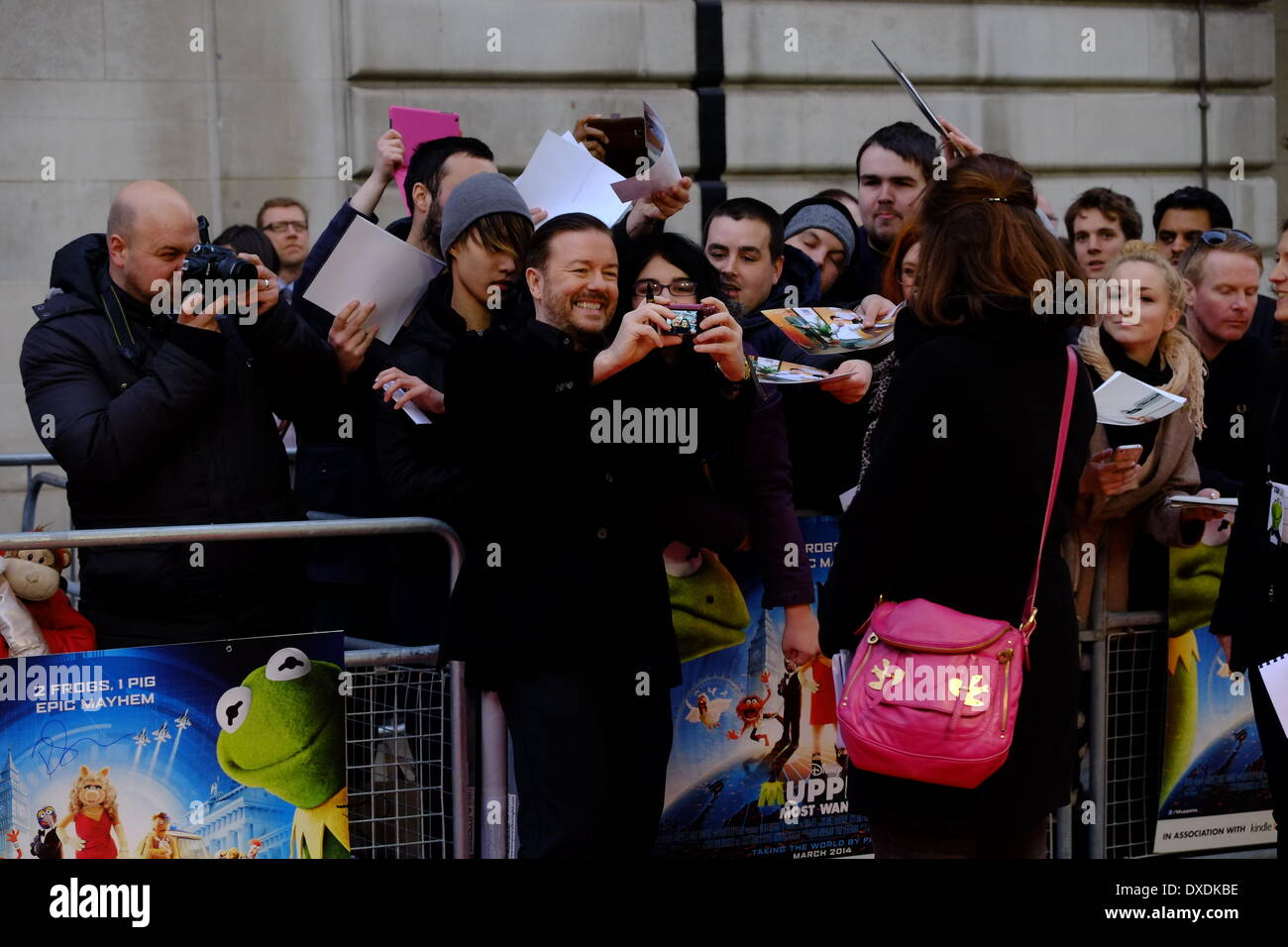 Ricky gervais kermit muppets most wanted hi-res stock photography and