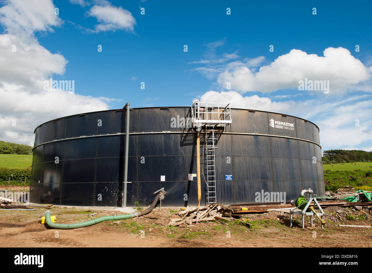 Round slurry tower for dairy cattle waste. Scotland Stock Photo Alamy