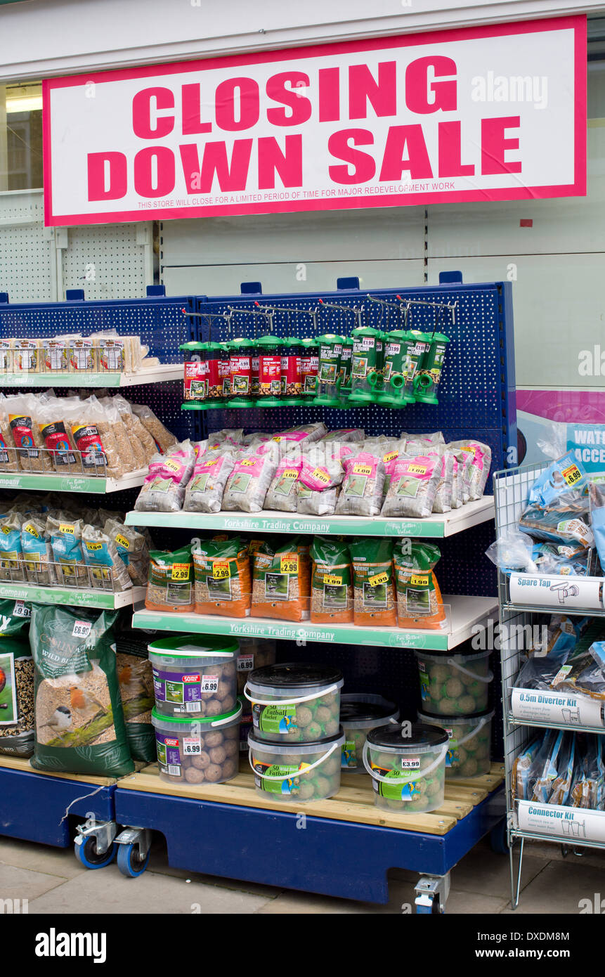 Closing down sale banner hires stock photography and images Alamy