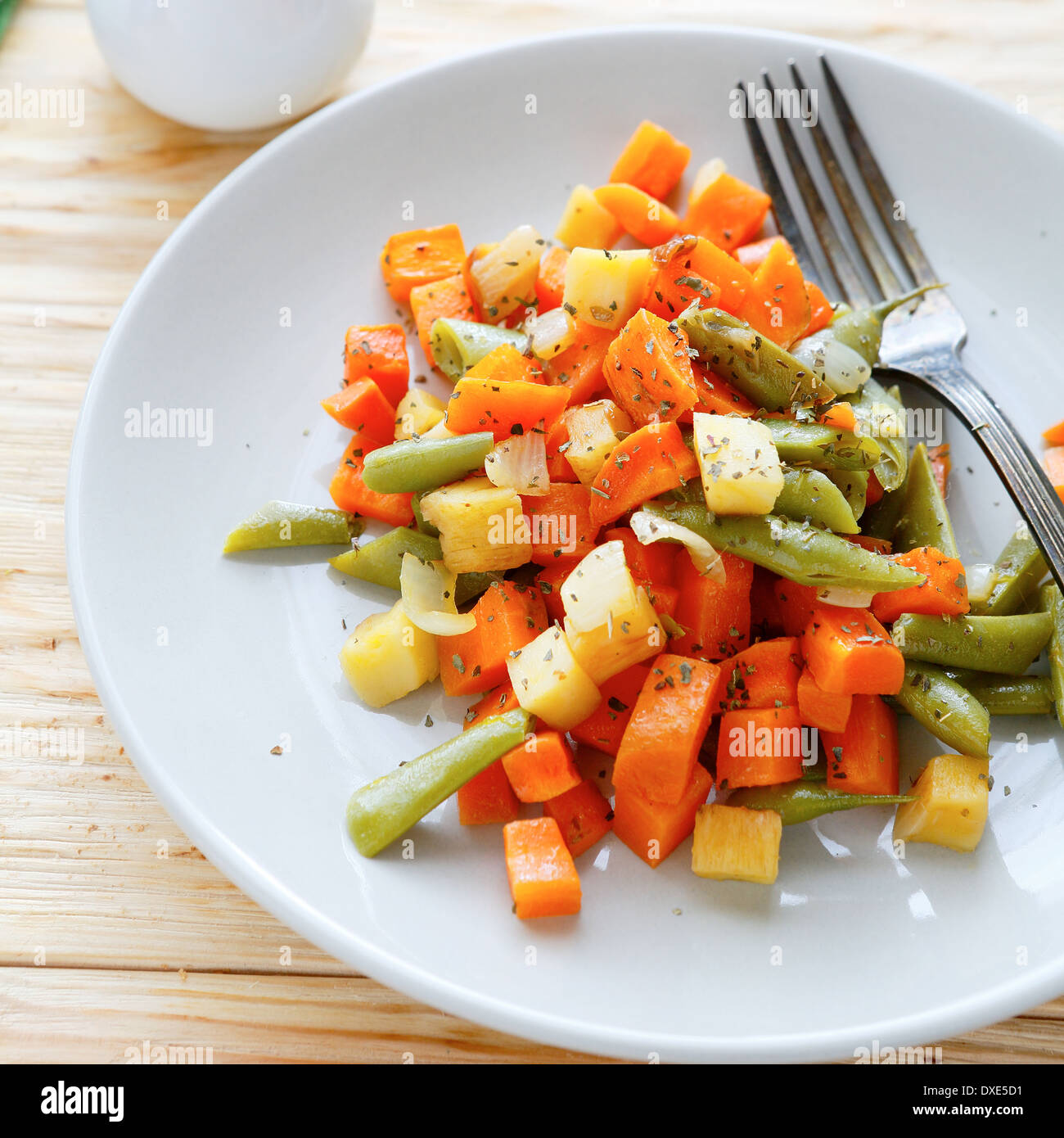 roasted green beans and carrots, food closeup Stock Photo Alamy