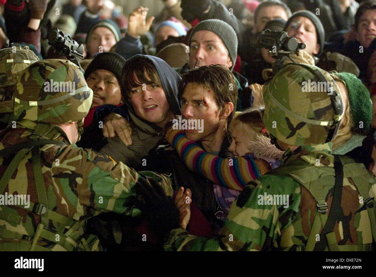 Justin chatwin war worlds 2005 hi-res stock photography and images - Alamy