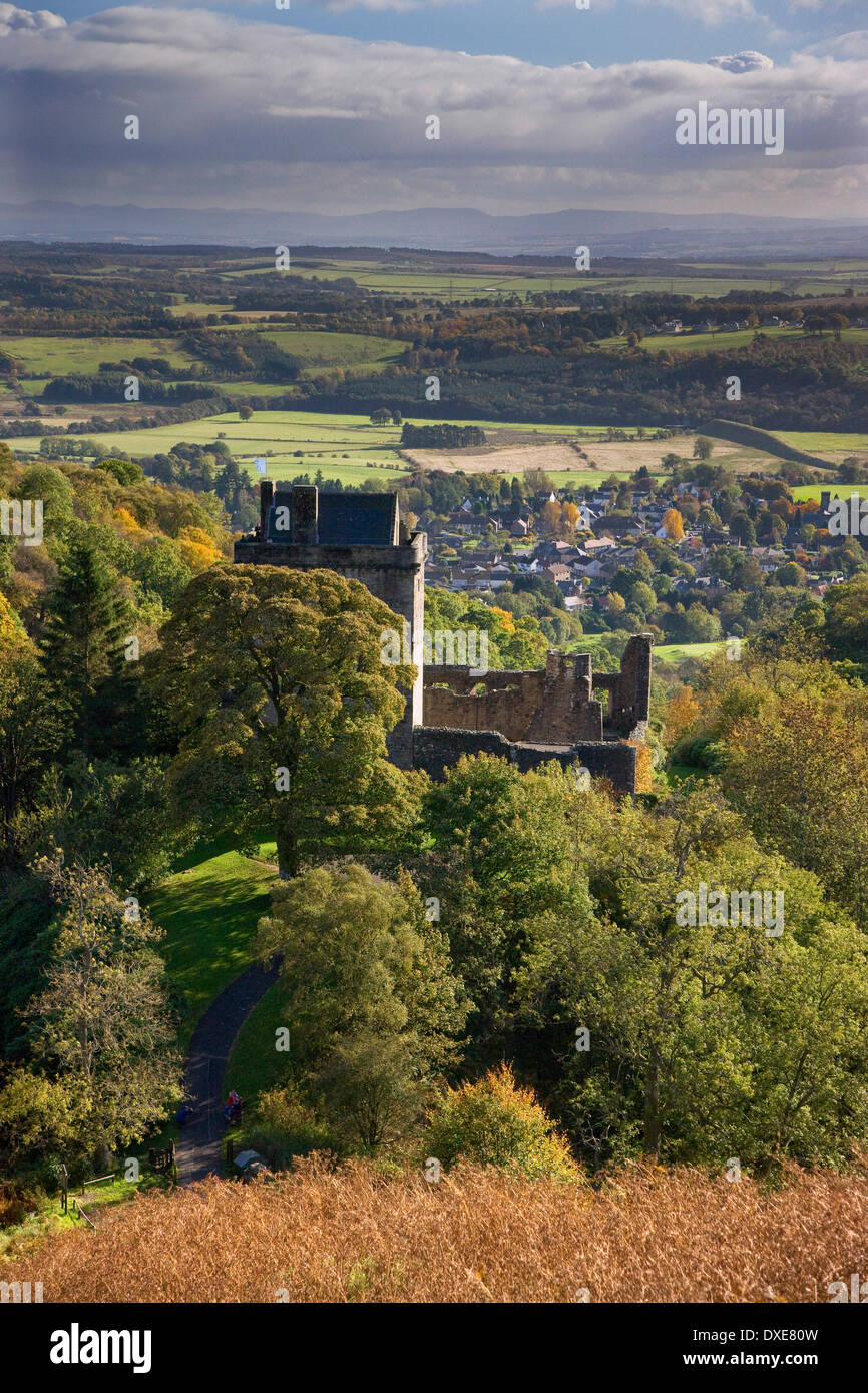 Castle Campbell & Dollar Village, Clackmannanshire Stock Photo Alamy