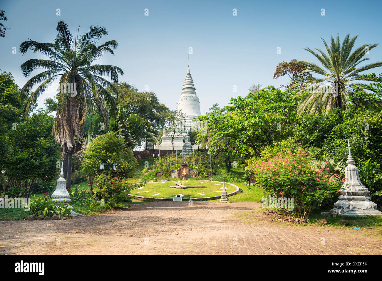 Wat Phnom Landmark In Central Phnom Penh Cambodia Stock Photo Alamy