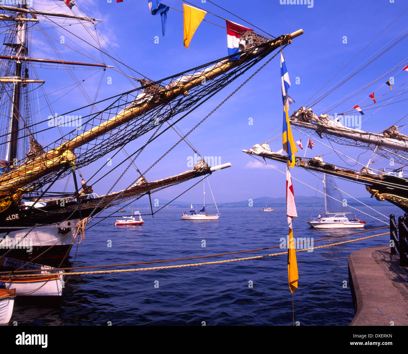 Tall ships hi-res stock photography and images - Alamy