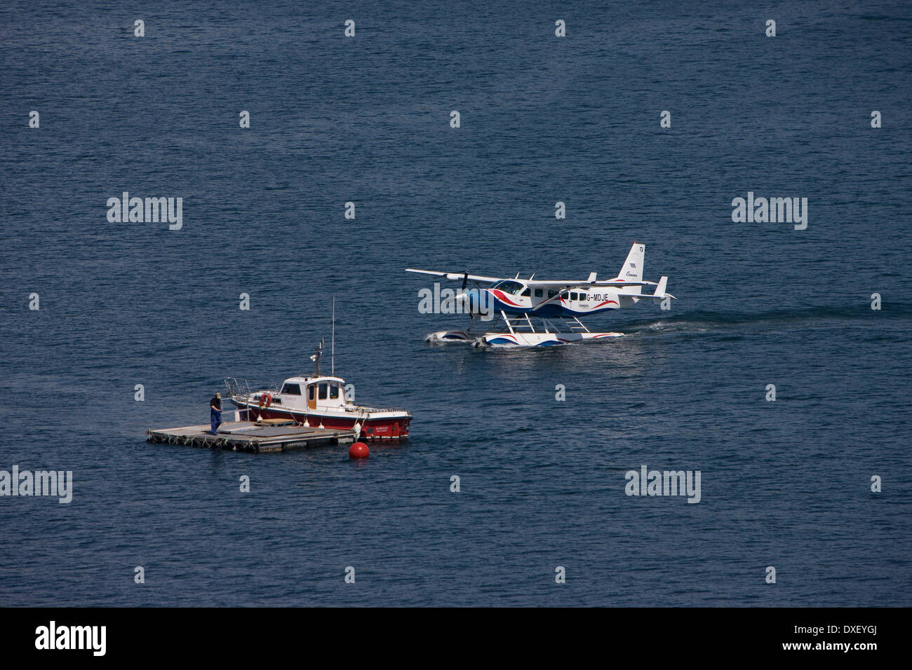 Seaplane lands oban bay hires stock photography and images Alamy