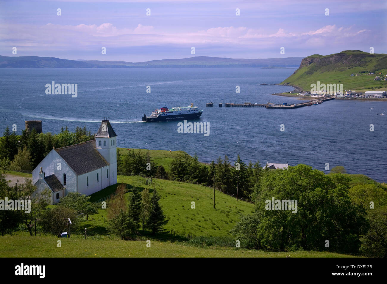 The M.V.Hebrides arrives at Uig, Isle of Skye Stock Photo