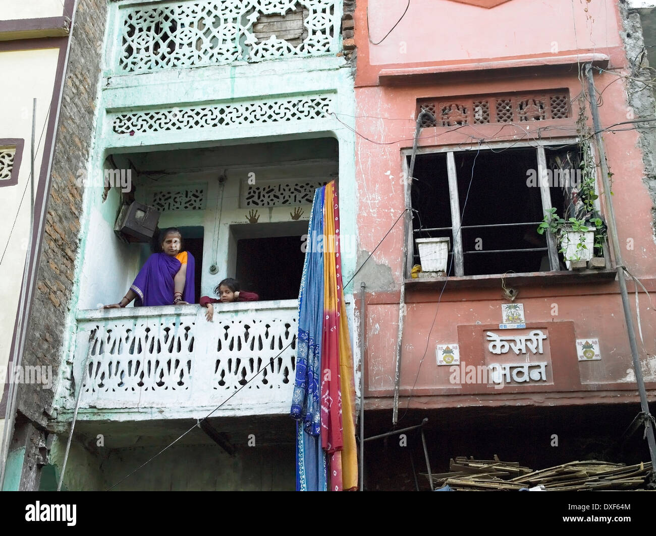 People living in slum housing in the city of Udaipur in the Rajasthan region of western India. Stock Photo