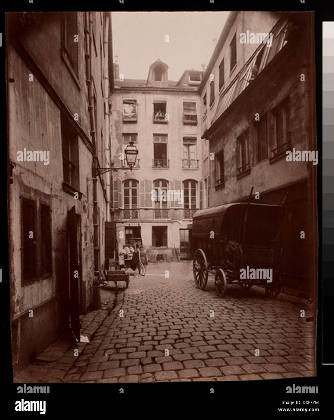 5 Rue Grenier St. Lazare passe dans le quartier - pour au ancien Hotel Buffon (3e) 5 Rue Grenier St. Lazare passe dans le quartier - pour au ancien Hotel Buffon (3e) Stock Photo