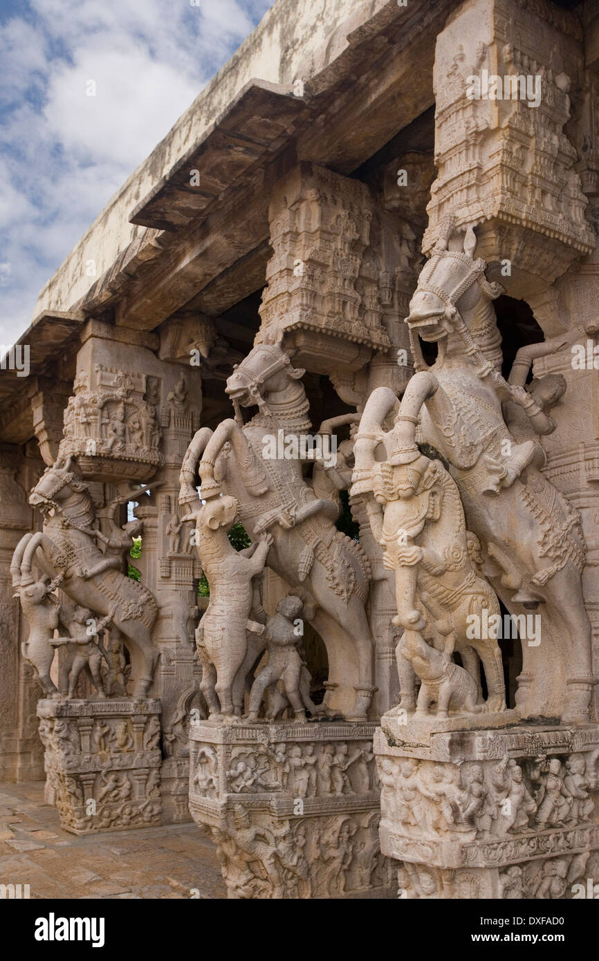 Sculpture on the outside of the Hall of 1000 Pillars at Sri Ranganathaswamy Hindu Temple at Srirangam, India. Stock Photo