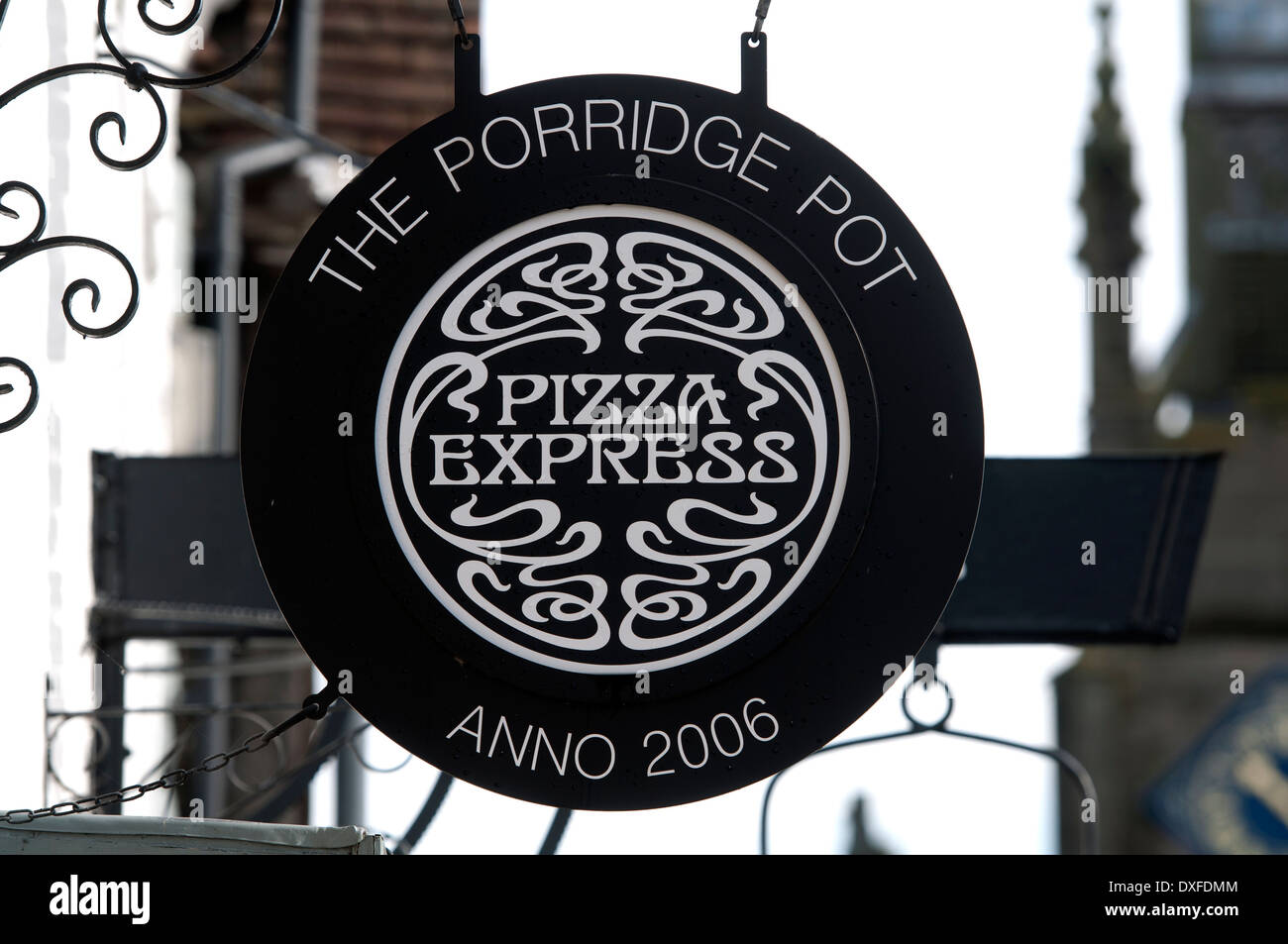 Pizza express sign hires stock photography and images Alamy