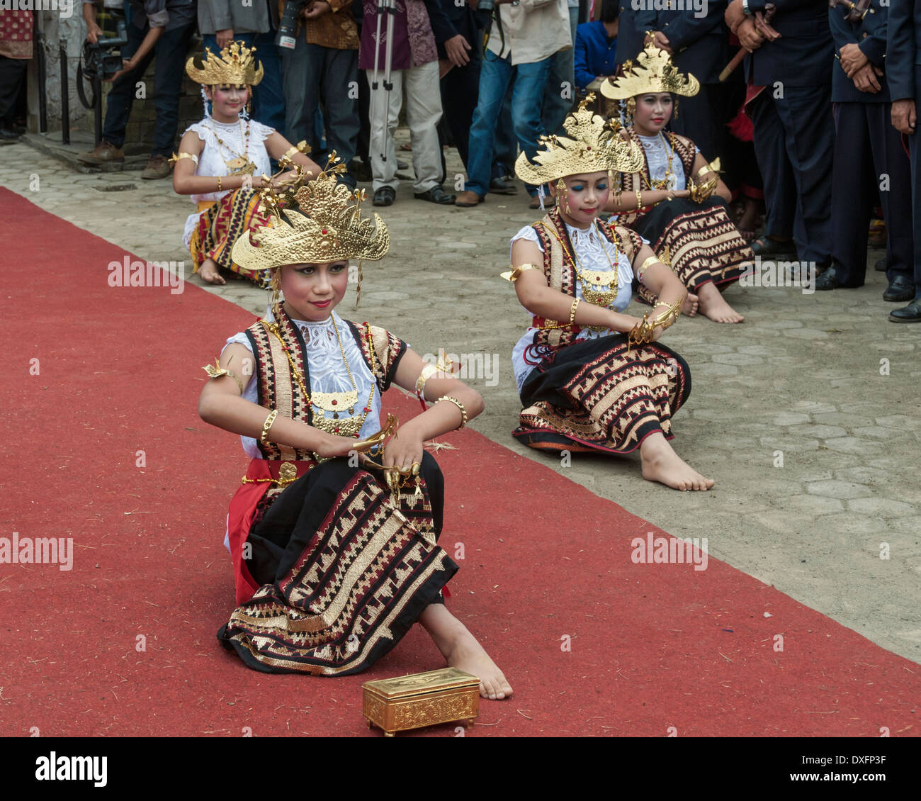 Gending Sriwijaya dance with golden fingernails and betel nut box, Liwa, West Lampung, Sumatra, Indonesia Stock Photo