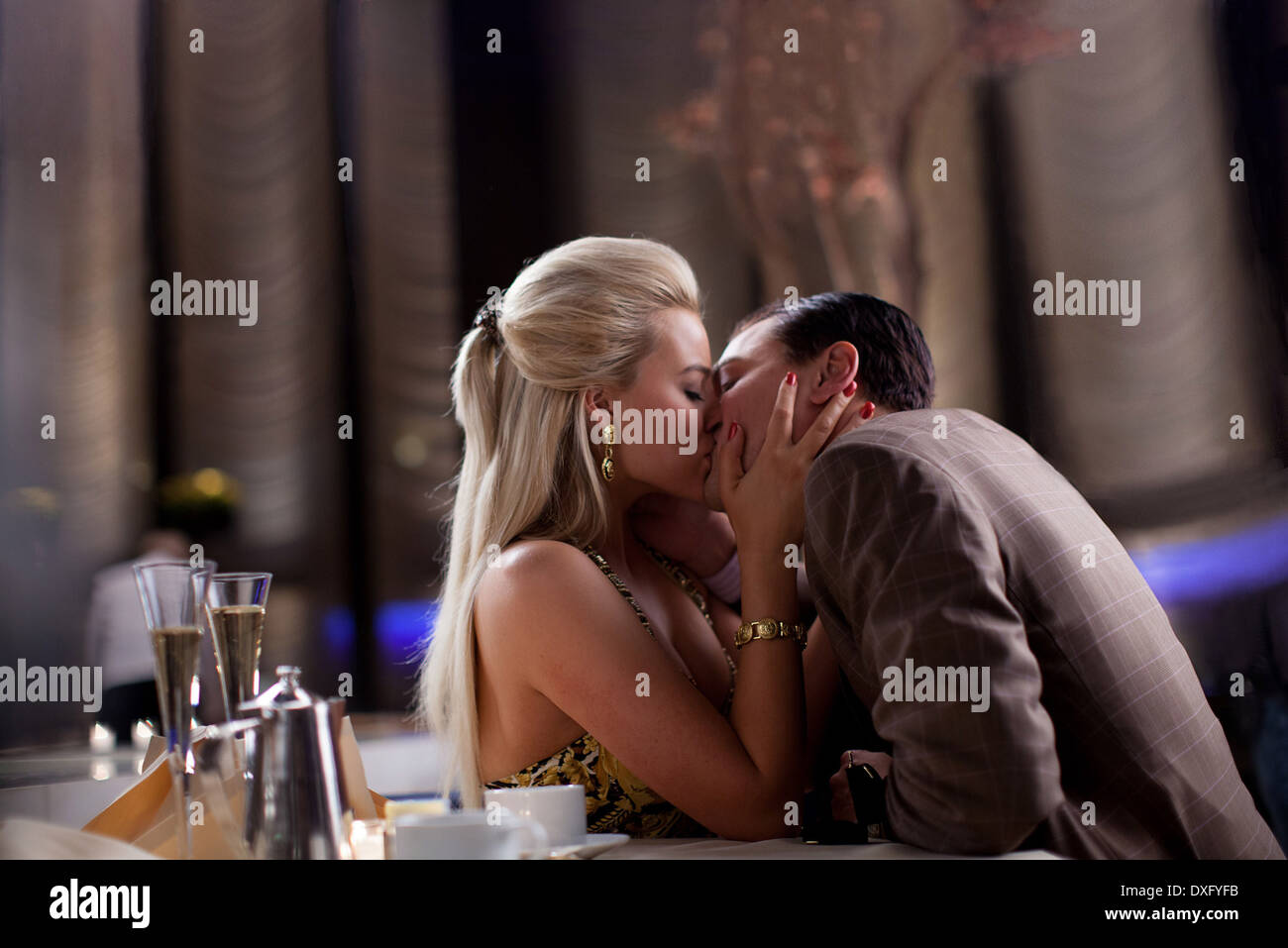 безумный мужчина богатой девушки