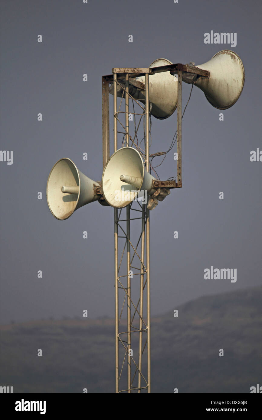Loud speakers hires stock photography and images Alamy
