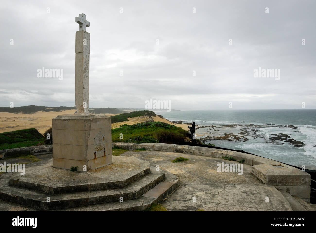 The Diaz Cross (replica) erected by Bartolomeu Dias in 1488, between Bushmans River mouth and Boknes, Eastern Cape, South Africa Stock Photo